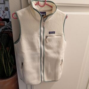 Patagonia Women's Cream Fleece Vest with Green Trim